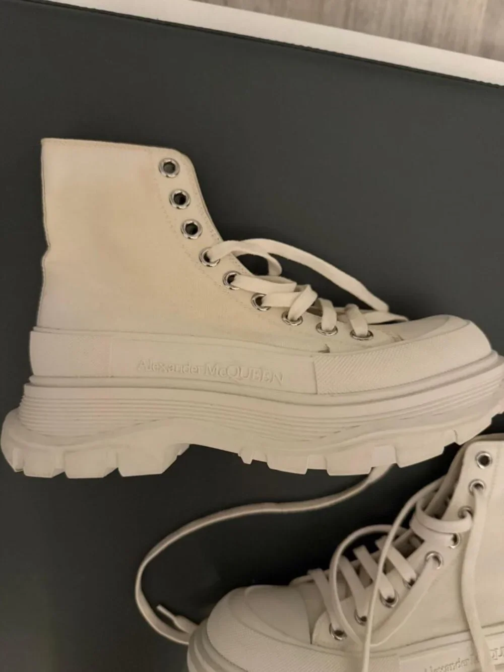 Alexander McQueen Tread Slick High-Top Sneakers – White – Size 37.5 – New Brand
